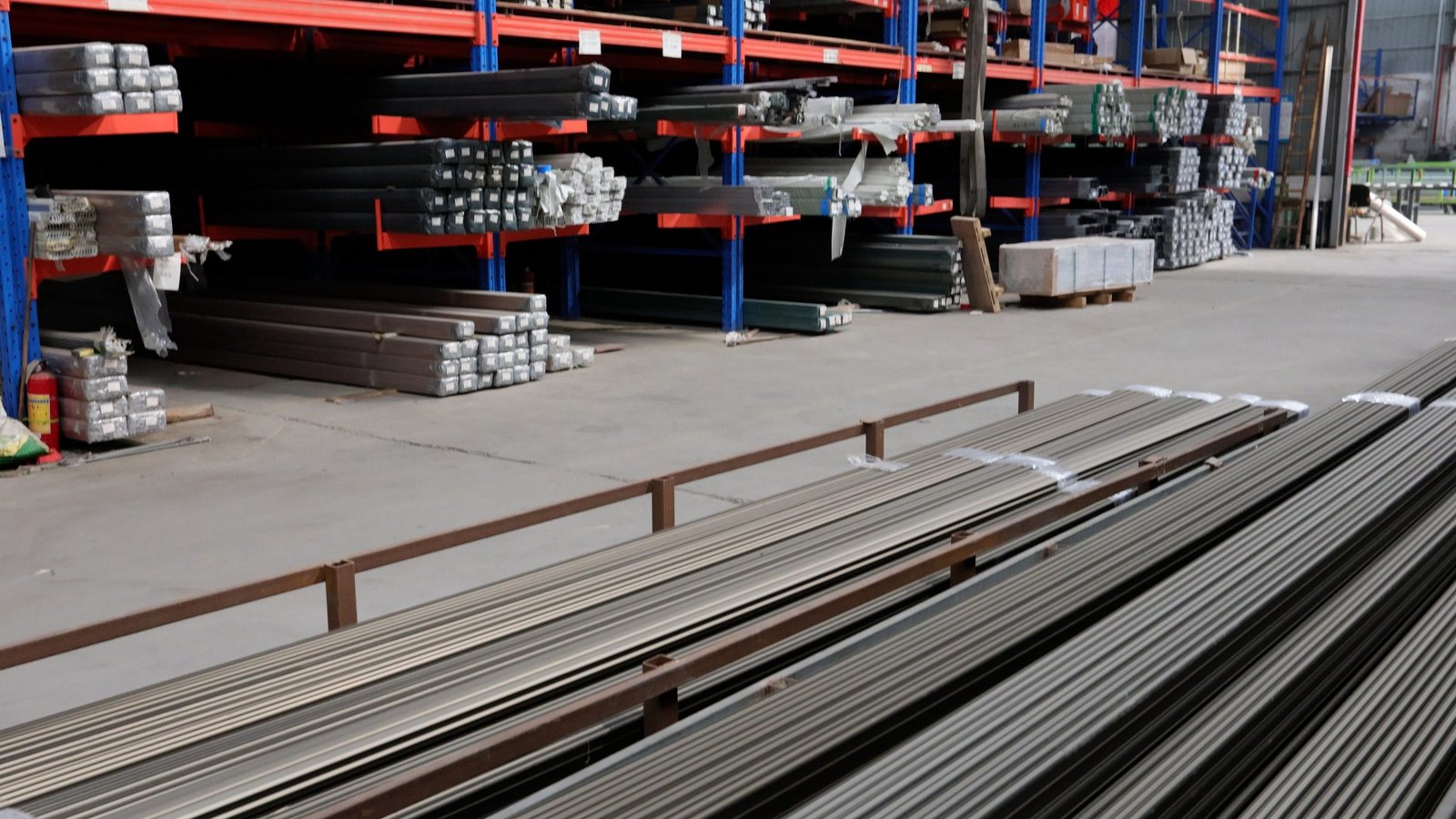 Furniture hardware buyer conducting supplier verification and quality testing
