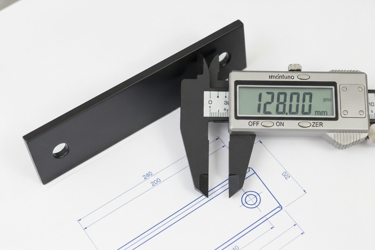 Steps for handling failed surface finish requirements and issuing non-conformance reports for handles (ID#4)